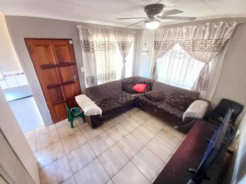 Two Bedrooms house for sale in Soshanguve VV - Photo 10