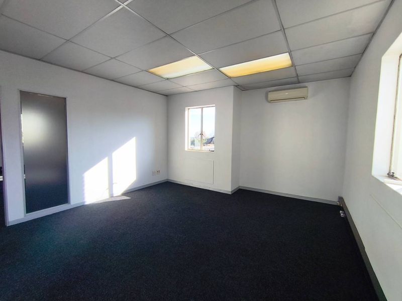 231m2 Office Space To Let in Midrand - Photo 7