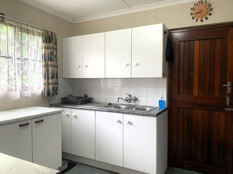 Charming Starter Home with Space, Security & Future Potential – Crestholme - Photo 6