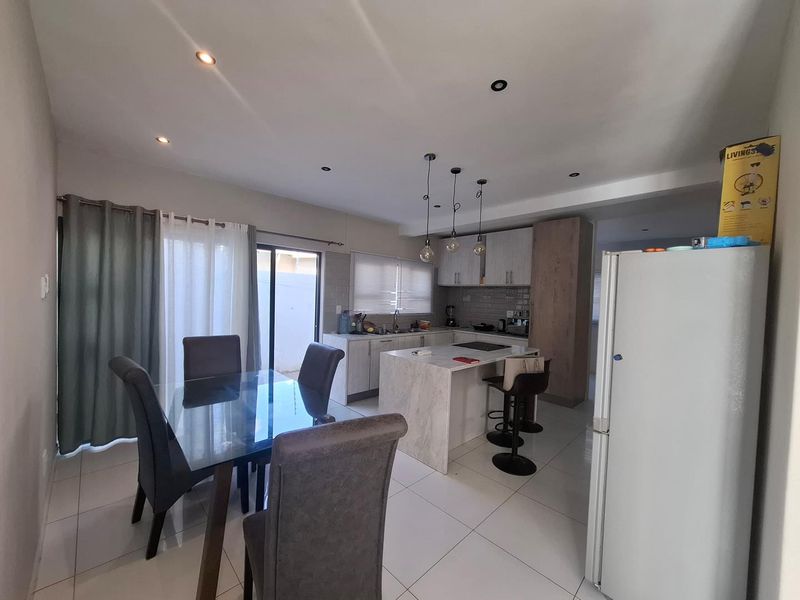 🏡 FOR SALE | DOUBLE-STORY HOUSE IN CIMBEBASIA 💰 N$ 2,850,000 Excluding Costs - Photo 2