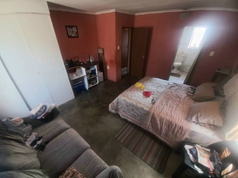 Three bedroom house for sale in Mabopane Morula view - Photo 9