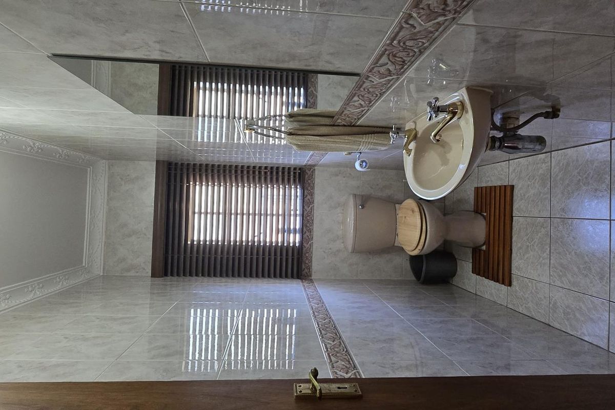 6 Bedroom House for Sale in Amandasig Ext19 - Photo 2