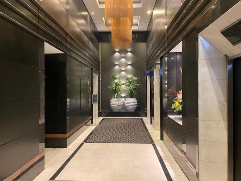 Elegant 2-Bedroom Apartment with Panoramic City Views - Photo 8