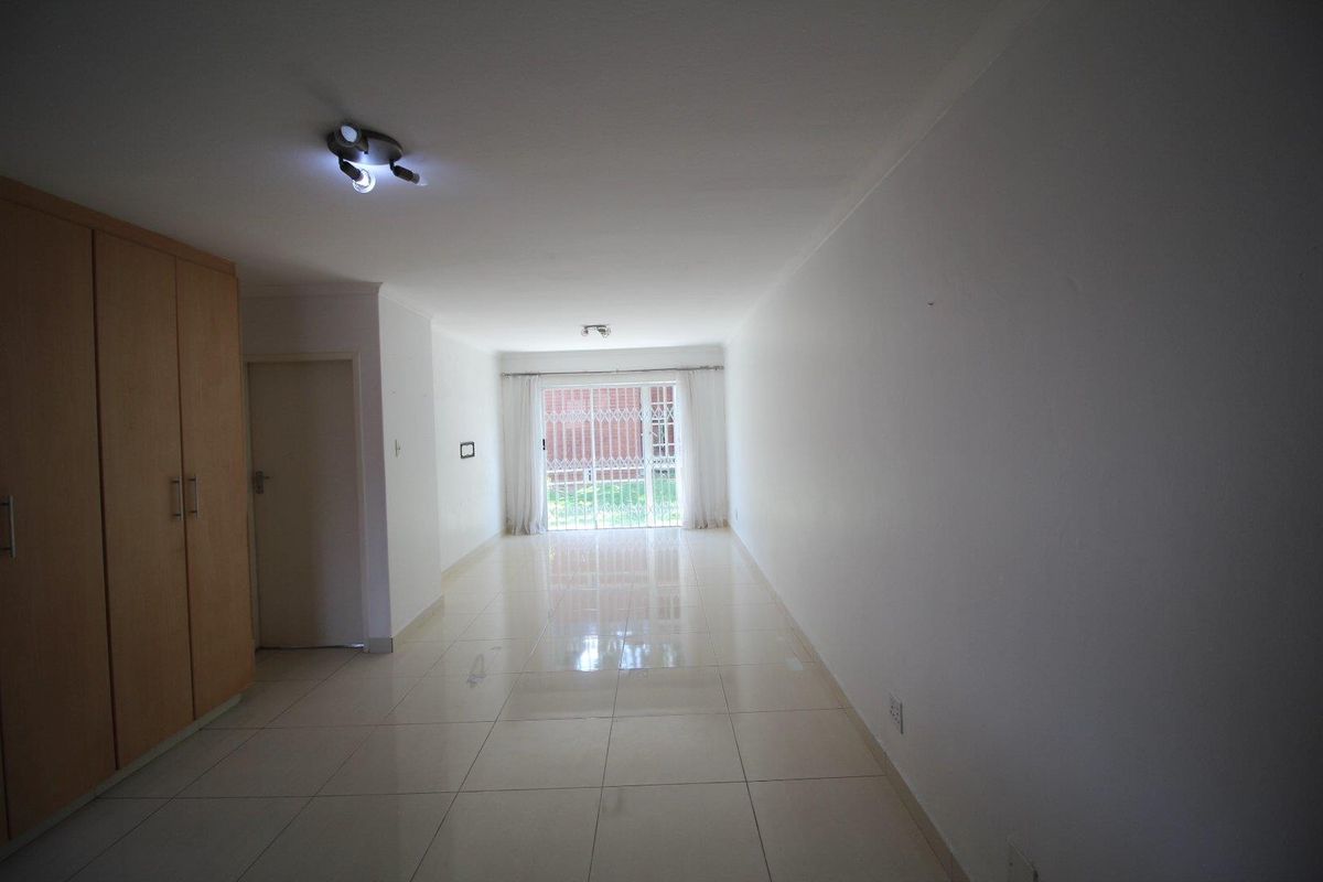 2 Bedroom, Ground floor Unit - Photo 4