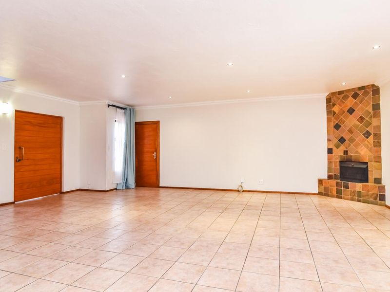 Elegant 3 Bedroom Home with Pool in Secure Willowbrook Estate - Photo 10