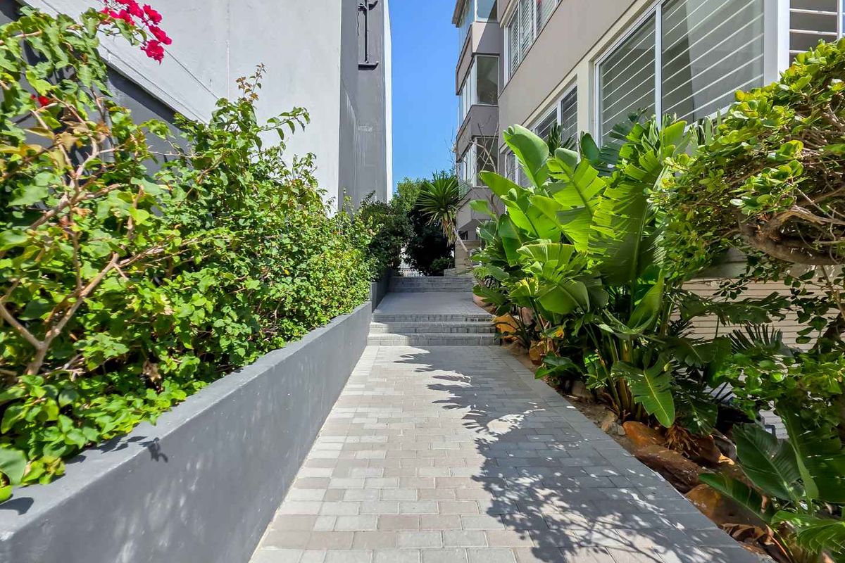 APARTMENT CLOSE TO BEACHFRONT - Photo 2