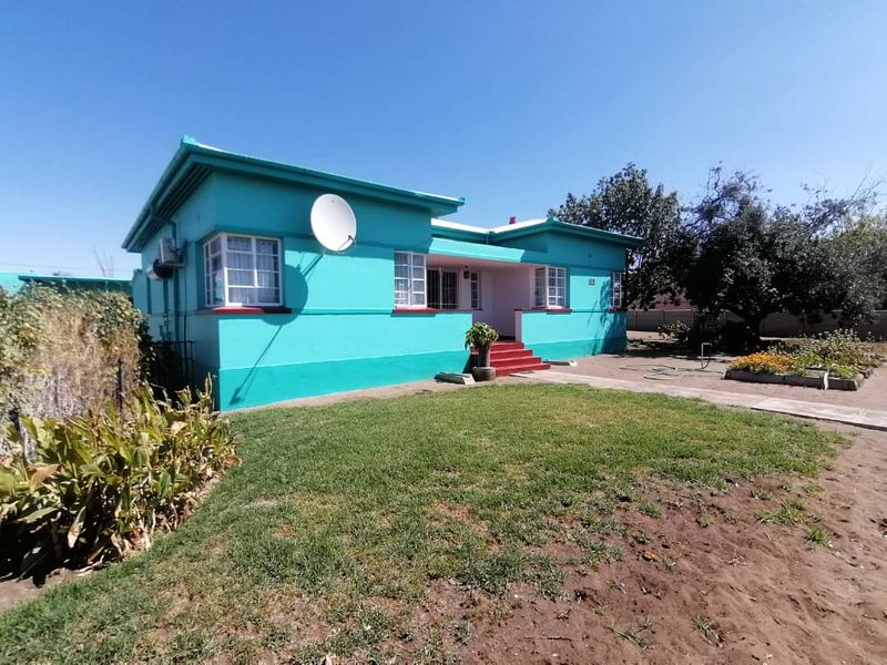 BEAUTIFUL HOUSE WITH FLATLET FOR SALE IN KEETMANSHOOP - NAMIBIA - Photo 6