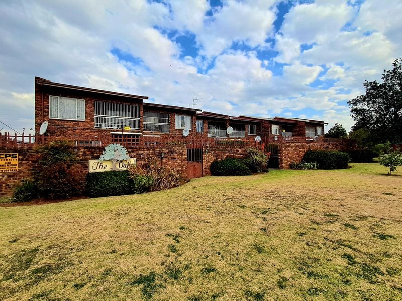 3 Bedroom Duplex Unit in Brackenhurst - Photo 1