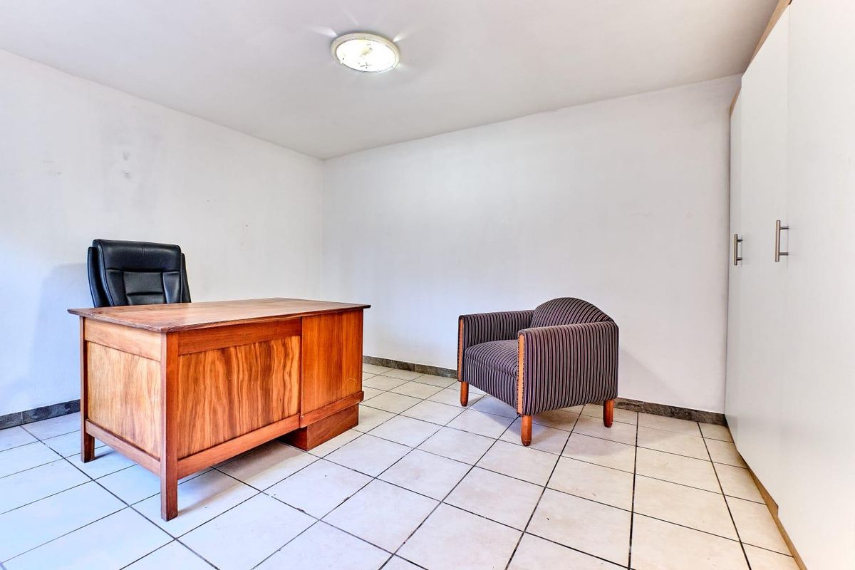 Versatile Multi-Unit Property for Sale – Excellent Investment Opportunity - Photo 5