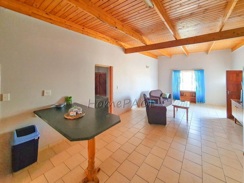 Ext 6, Henties Bay:  3 Bedr Home with 4 Car Garage is for Sale - Photo 7