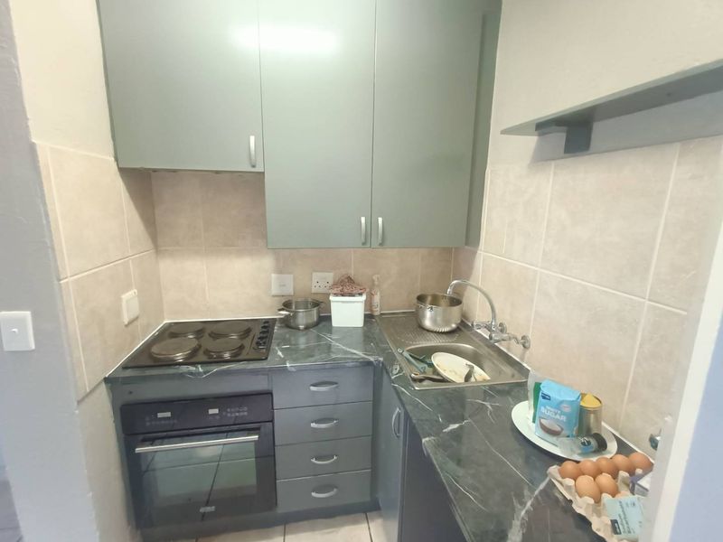 BEAUTIFUL DUPLEX FOR SALE IN SECURE COMPLEX IN ROOIHUISKRAAL NORTH!!!! - Photo 4