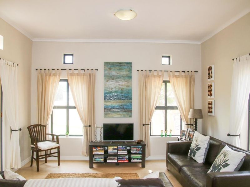 Single level with large garden - Photo 4