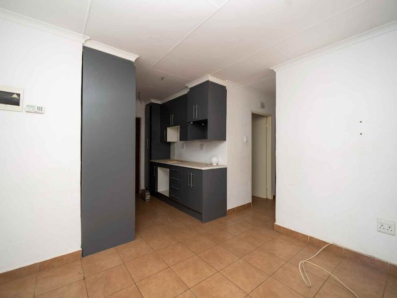 Renovated 3-Bedroom Home with Solar Geyser and Enhanced Security in Watervalspruit - Photo 6