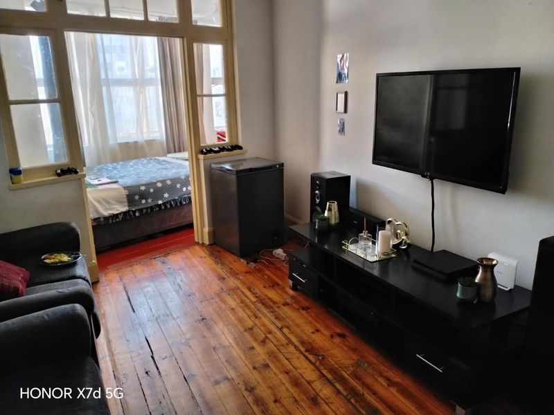 2-bedroom apartment on southbeach - Photo 2