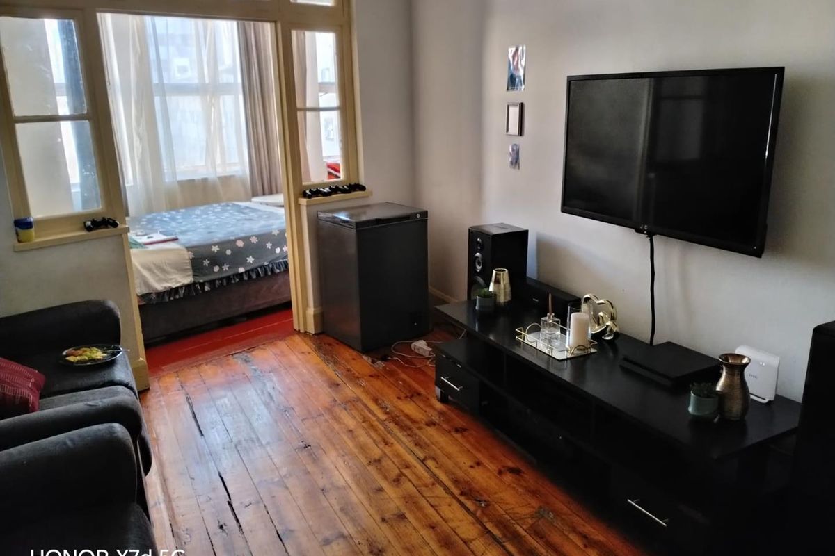 2-bedroom apartment on southbeach - Photo 2