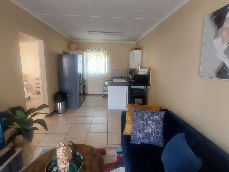 priced to rent - Photo 3