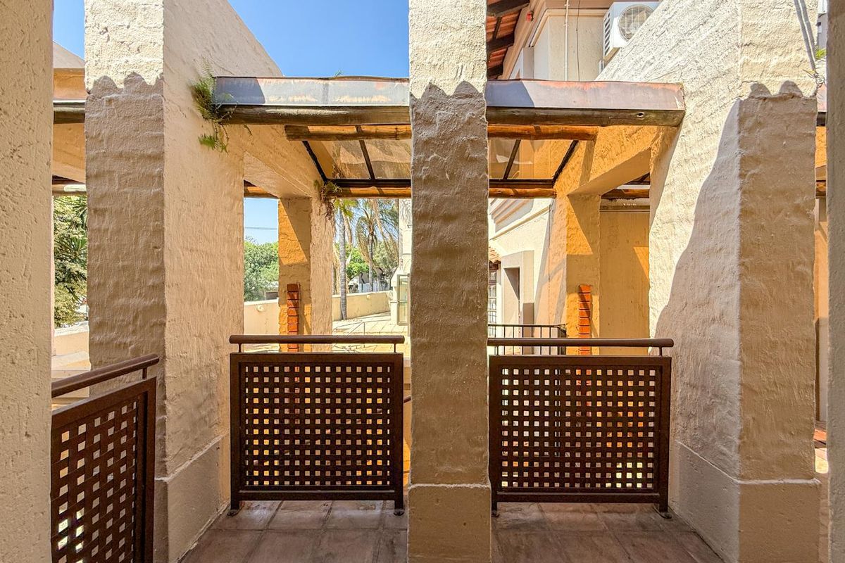 Elevate Legacy: Tuscan Majesty in Waterkloof's Secure Sanctuary. - Photo 5