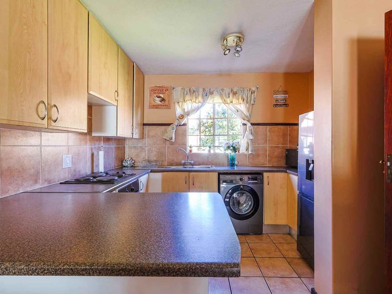 Fully Furnished 2-Bedroom Apartment to Rent - Photo 3