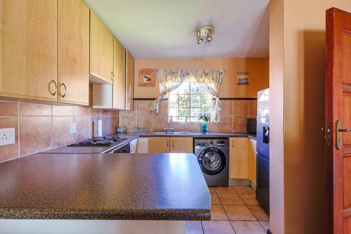 Fully Furnished 2-Bedroom Apartment to Rent - Photo 3