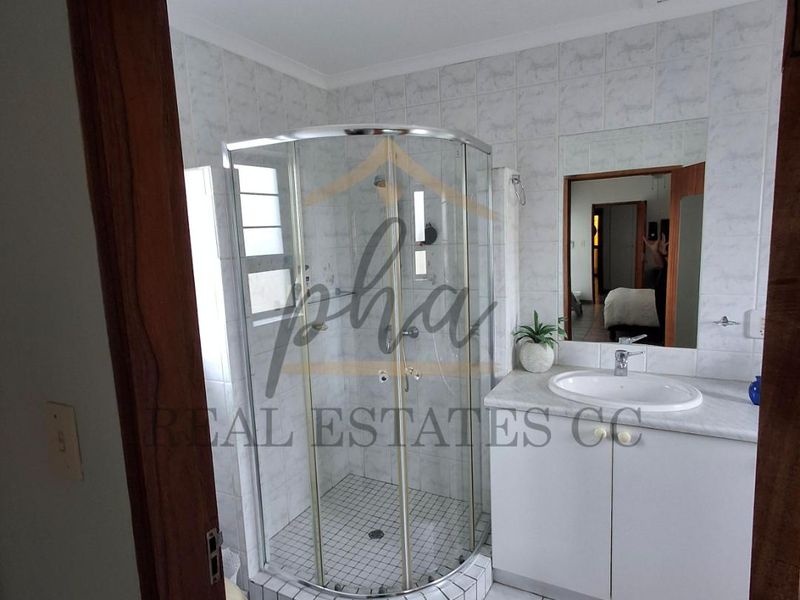 4 Bedroom Townhouse for Sale in Central Swakopmund -Zoned with Business Rights! - Photo 10