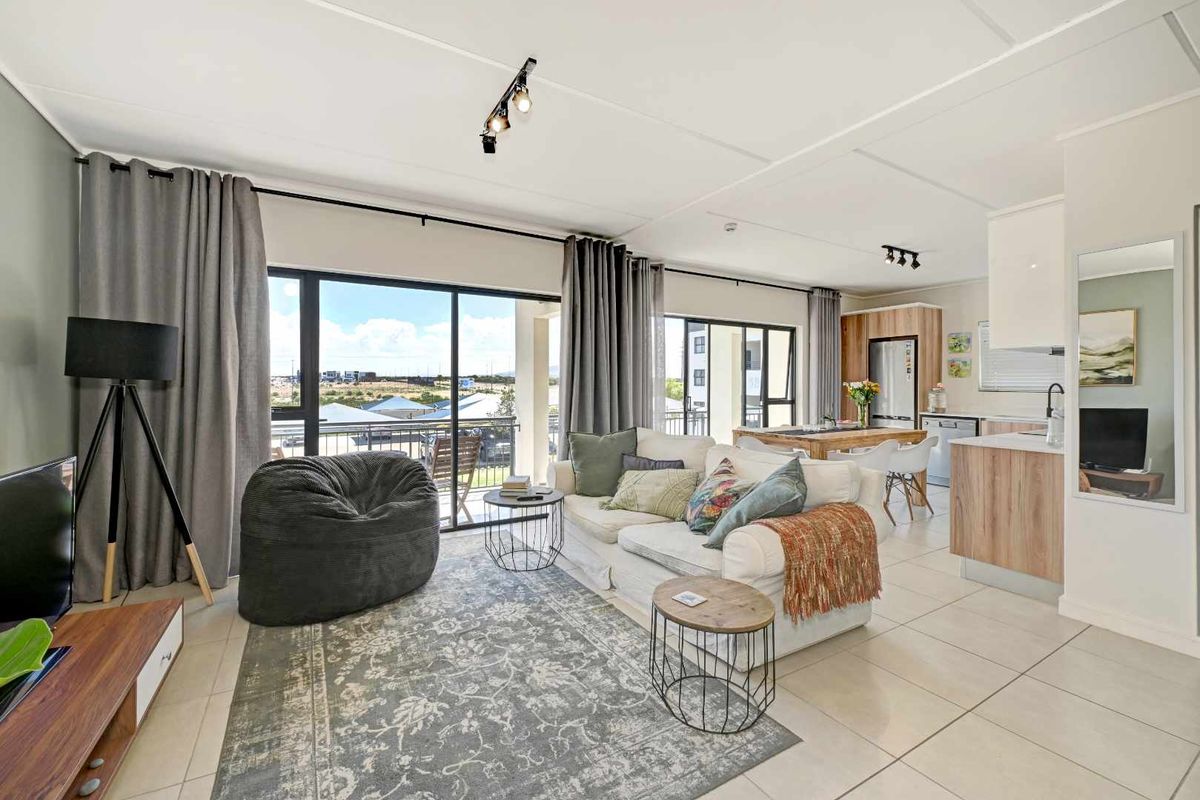 3-Bedroom Luxury Apartment | Fully Furnished | Fynbos Lifestyle Estate - Photo 2