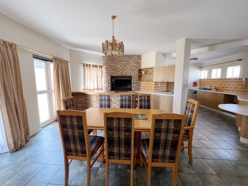 Spacious & Well-Priced Freestanding Home – Sole & Exclusive Mandate - Photo 6