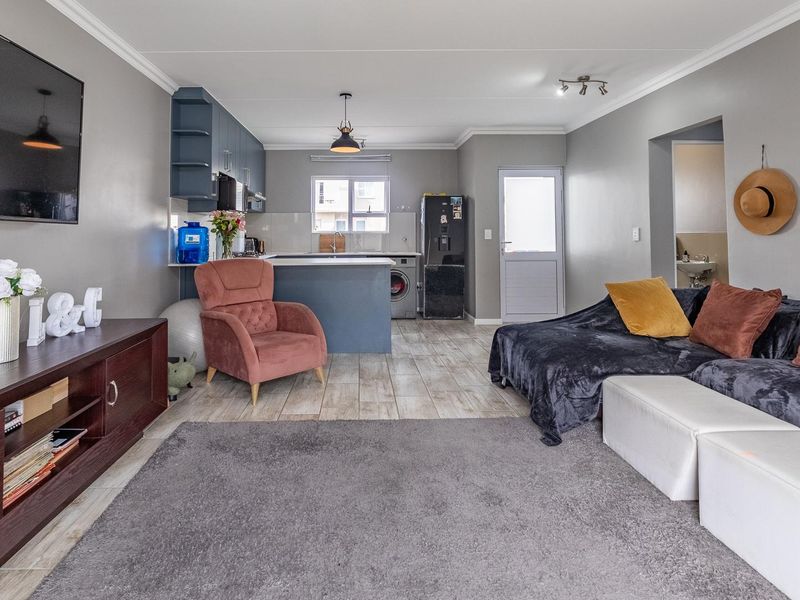 2 Bedroom Townhouse For Sale In Saint Square - Photo 8