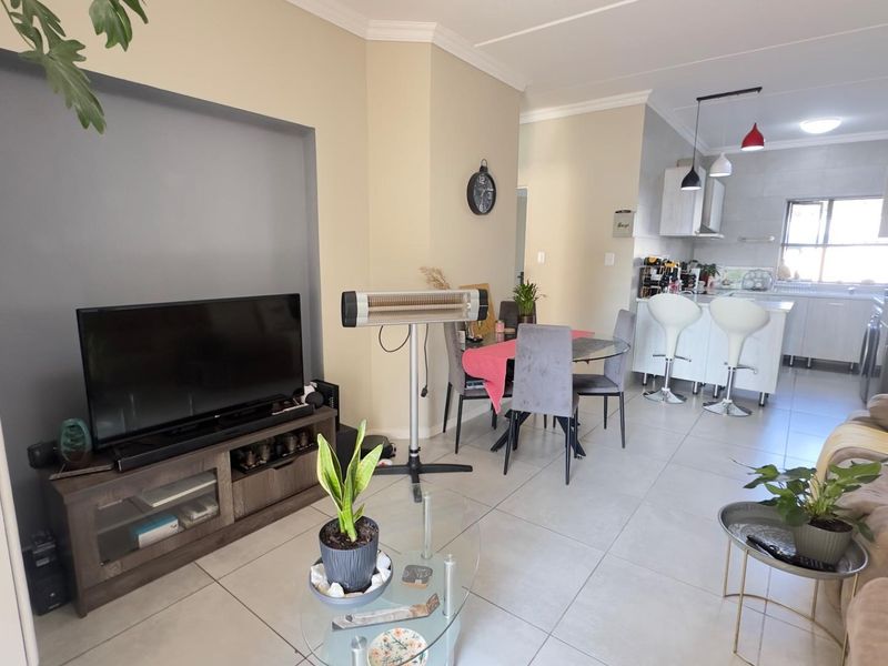 Neat 2 bed 1 bath ground floor apartment in Broadacres - Photo 10