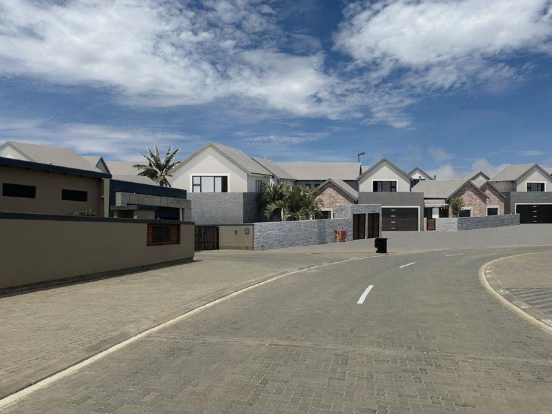 Ext 9, Swakopmund:  New 3 Bedr Townhouse is for Sale - Photo 2