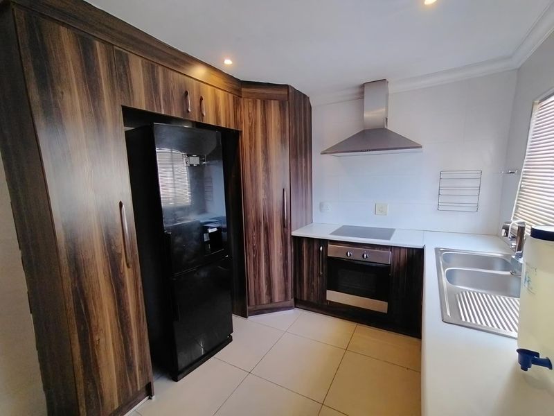 Three bedrooms house for sale in Elandspoort - Photo 3