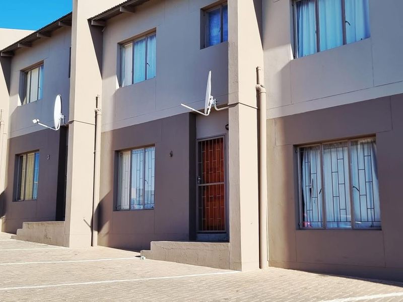 Two bedroom townhouse for sale in Khomasdal Lantana court - Photo 3