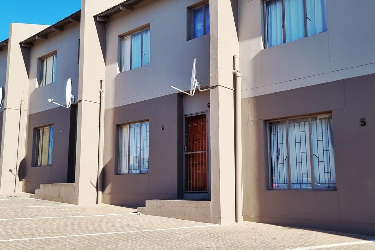 Two bedroom townhouse for sale in Khomasdal Lantana court - Photo 3