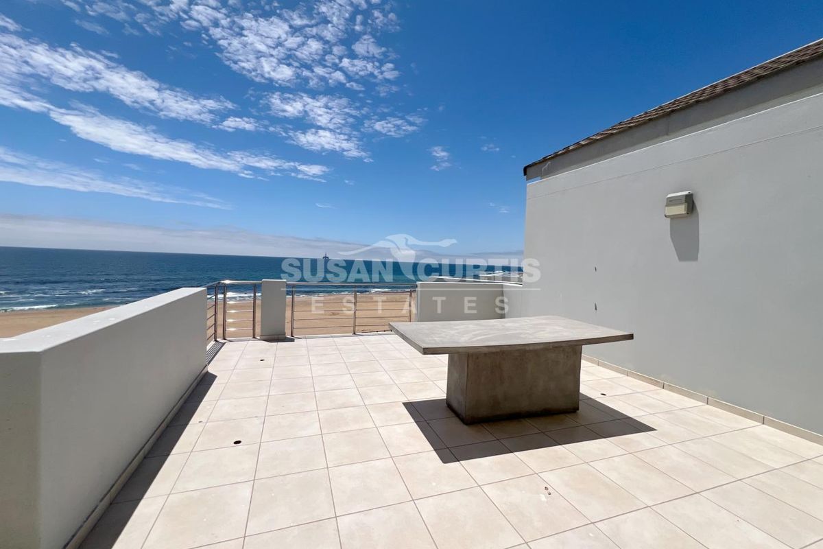 BEACHFRONT HOME - Photo 3