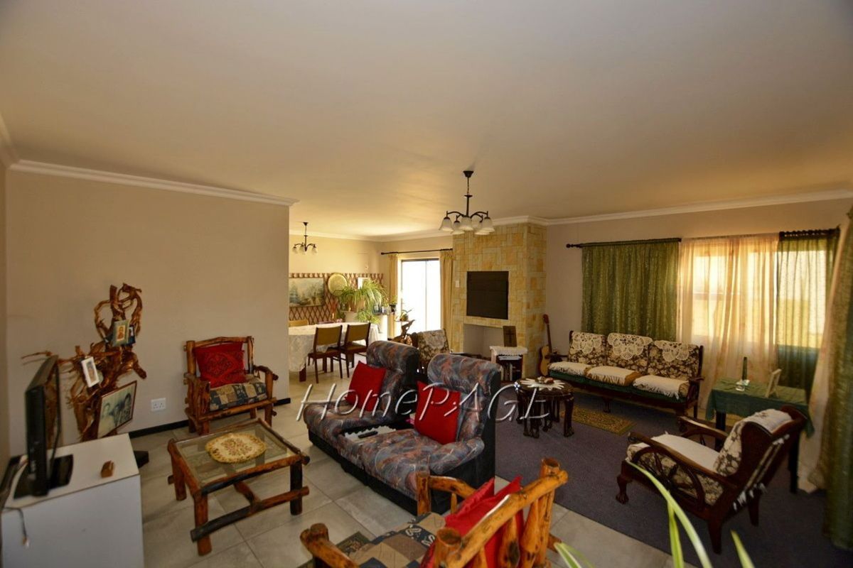Ext 10, Henties Bay:  Spacious home at the right price is for sale - Photo 3