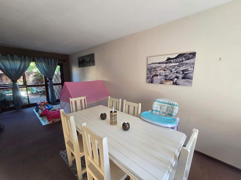 Spacious 3-Bedroom Duplex with Braai Patio & Pool Views | Belmore Park, Westering - Photo 8