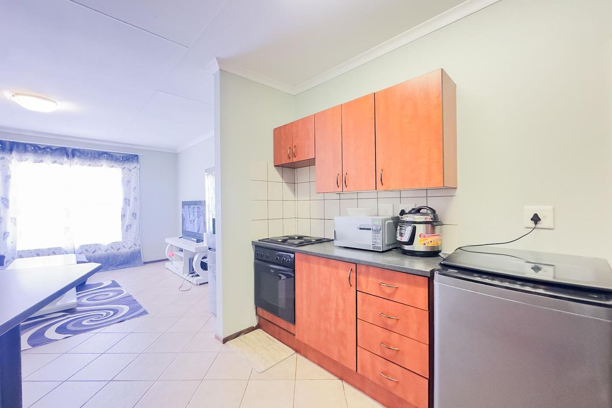 2 Bedroom Apartment For Sale - Photo 4