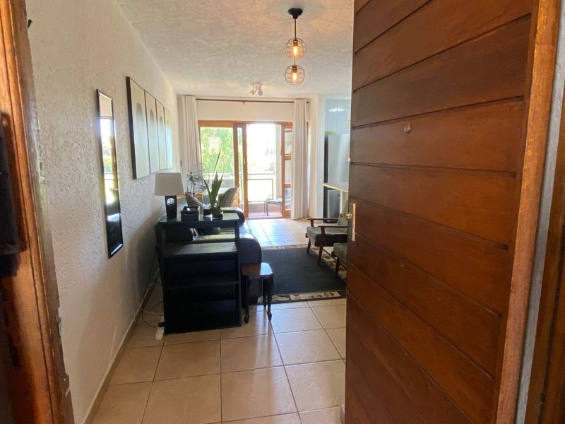 1 Bedroom Apartment / Flat for sale in Waterkloof. - Photo 3