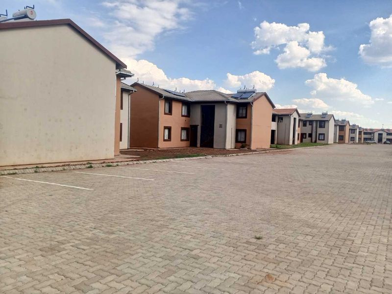 Cozy 2-Bedroom Flat with Modern Amenities in Devon, Nigel - Photo 9