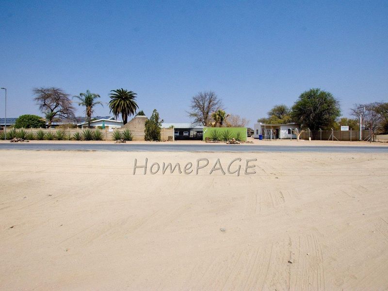 Okahandja:  Industrial property WITH HOME is for Sale - Photo 2