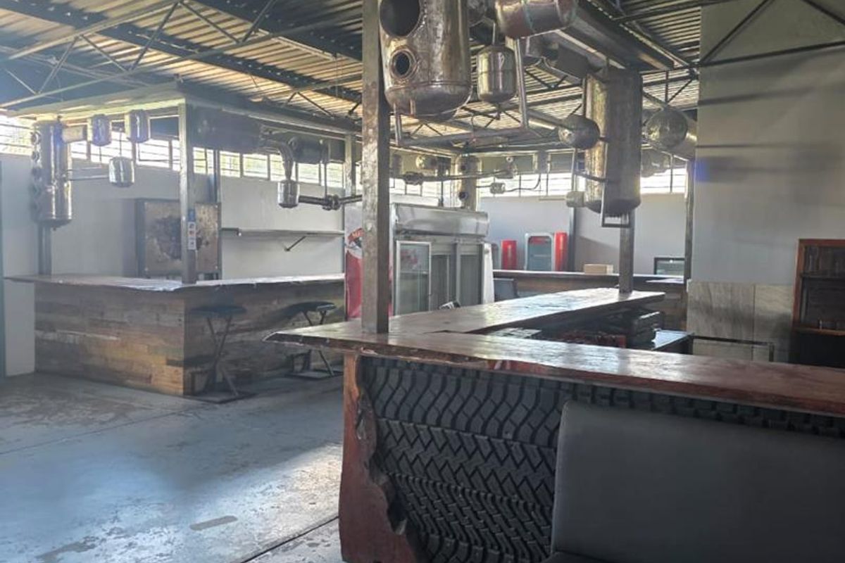 Southern Industrial Warehouse with Entertainment Space - Photo 4