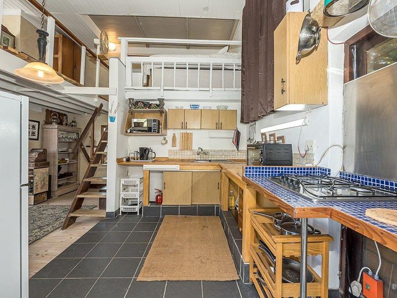 BAKOVEN | 4-IN-1 INCOME PROPERTY - Photo 8