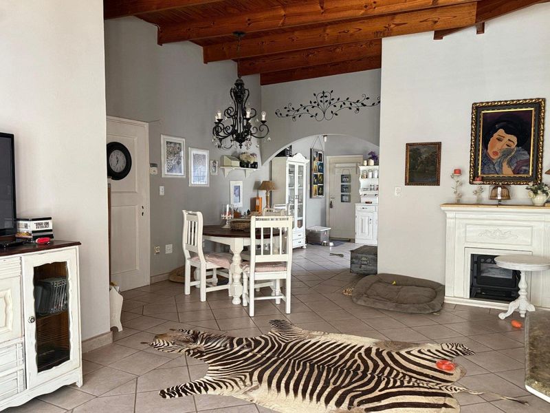 Large 4 bedroom family home - Photo 4