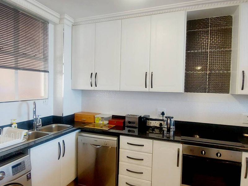 Heaven on Earth: Stunning Beachside Apartment Fully Furnished! - Photo 4