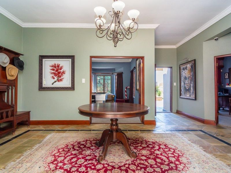 Endless views, Endless possibilities: Your new home awaits! - Photo 7