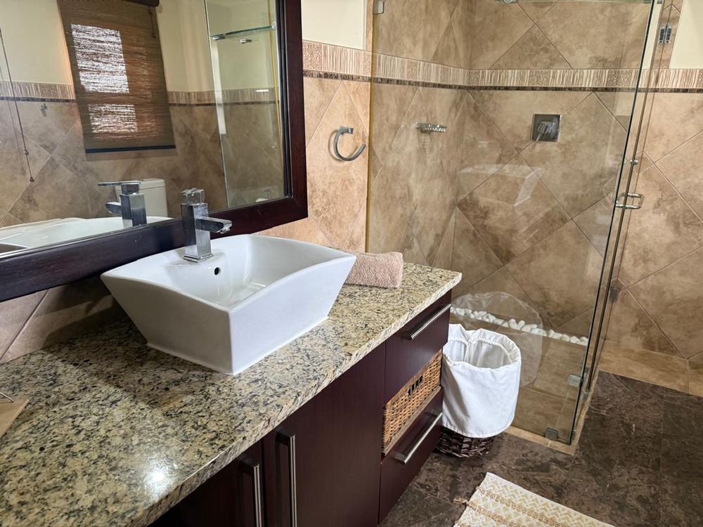 en suite bathroom 3