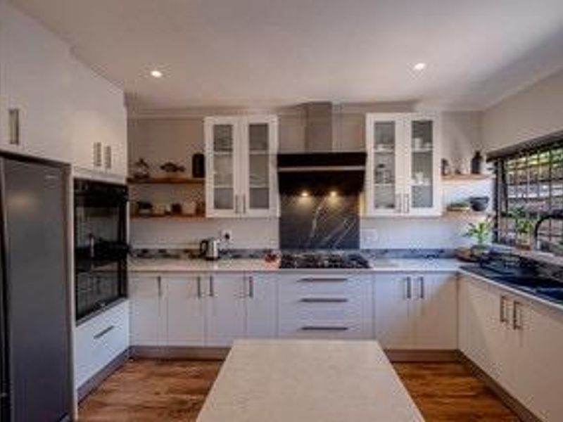 Newly Renovated Townhouse to Rent in Greenacres Village 3 - Photo 4