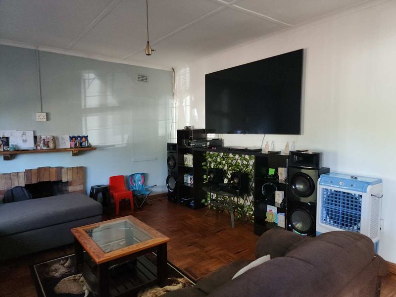 3 - 4 Bedroom Family Home - Photo 5