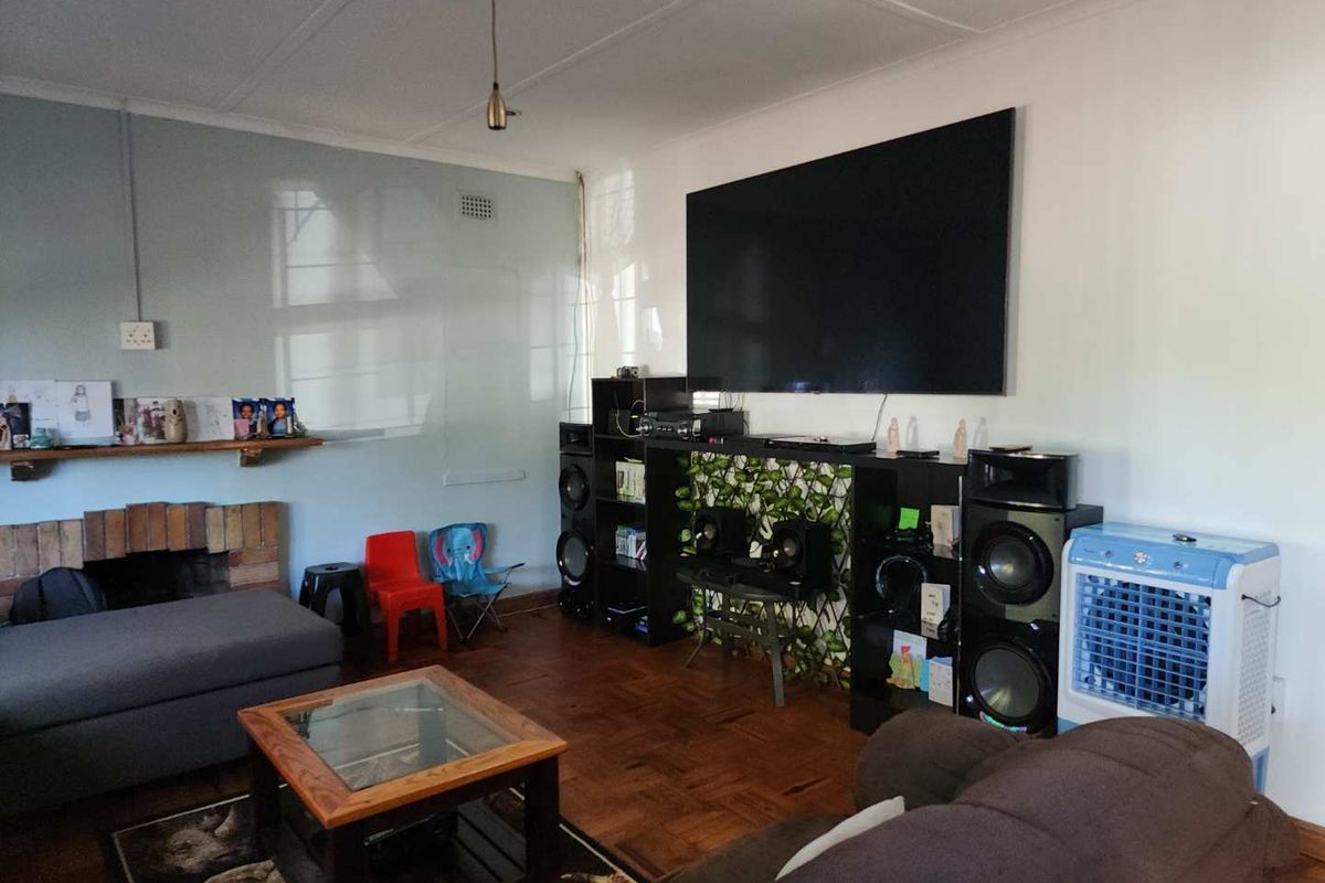 3 - 4 Bedroom Family Home - Photo 5