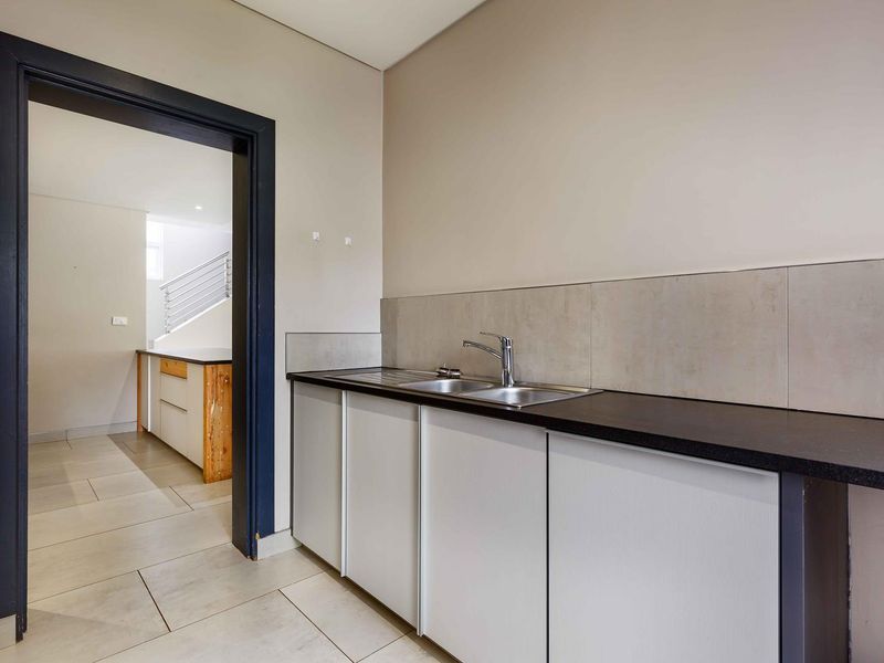 Large corner home in the popular Taemane Golf View Estate - Moreleta Park - Photo 10