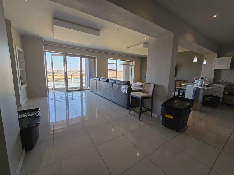 Luxurious, 1st floor apartment for rent in The Links, Ebotse Golf & Country Estate. - Photo 4